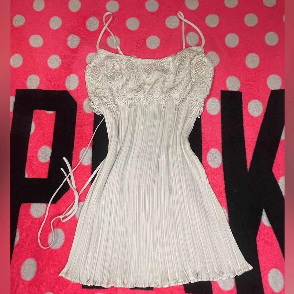 ‼️‼️SOLD‼️‼️Elegant White Lace Tank Top